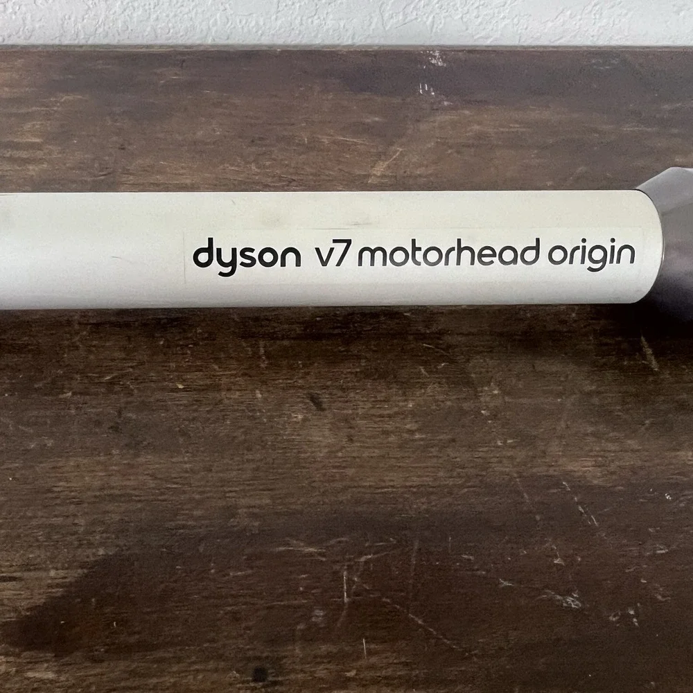 Dyson original v7
